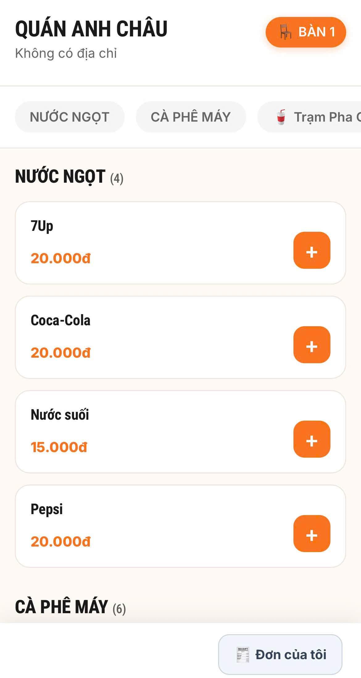 Khách quét QR gọi món trên điện thoại với ChotMon